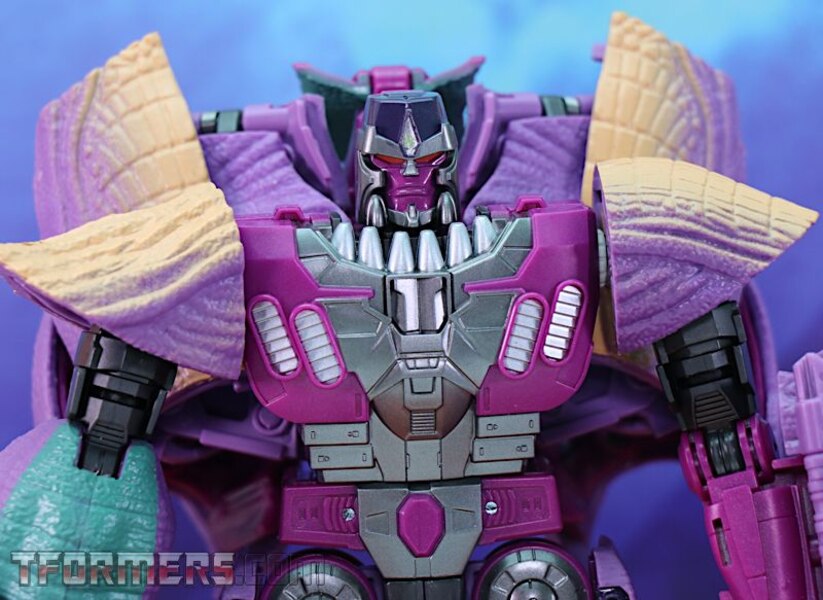 Transformers Kingdom Wave 1 Megatron Leader  (6 of 41)